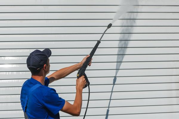 Siding Washing in Burlington