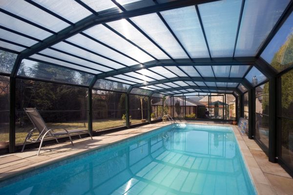 Pool Enclosure Washing in Burlington