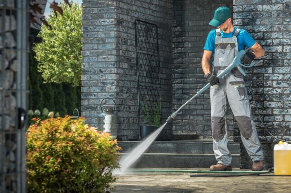 Outside House Cleaning in Burlington