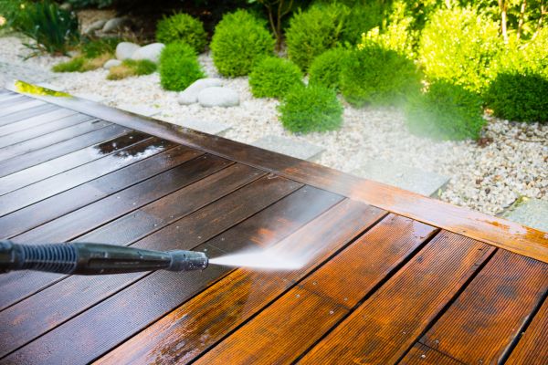 Deck Cleaning in Burlington